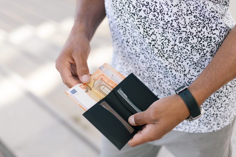 Cartera de piel ROIK Avenue All Black